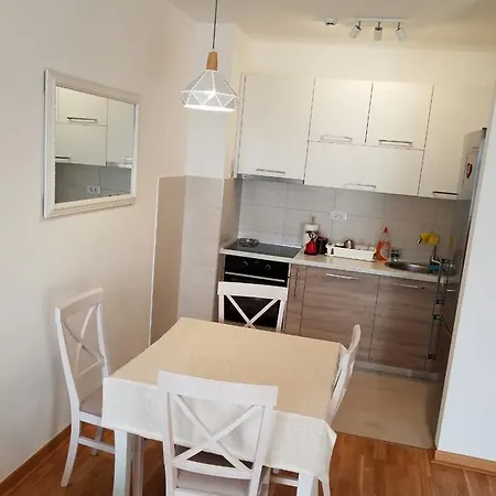 Lux-city Kvart Apartman *